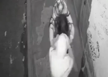La menor es agredida por un adolescente/RRSS