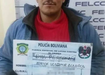 El agresor de una familia fue aprehendido por la Policía. FOTO: RRSS
