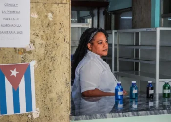 En el sistema público de salud las farmacias están vacías/AFP