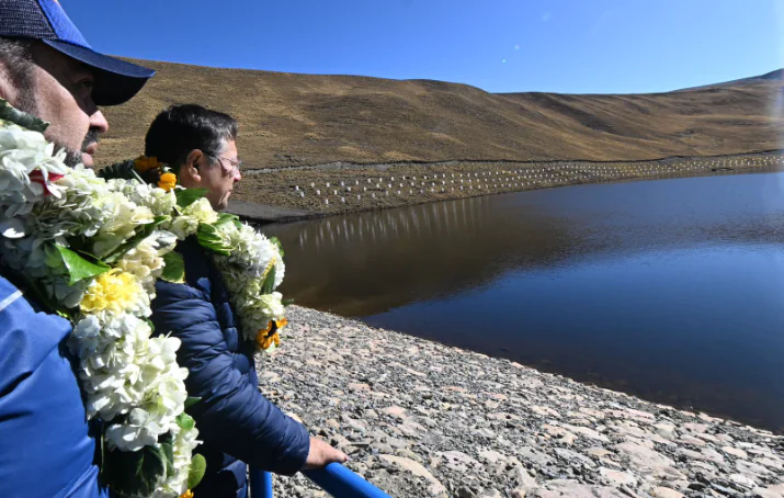 El presidente Luis Arce en Pucarani, La Paz.