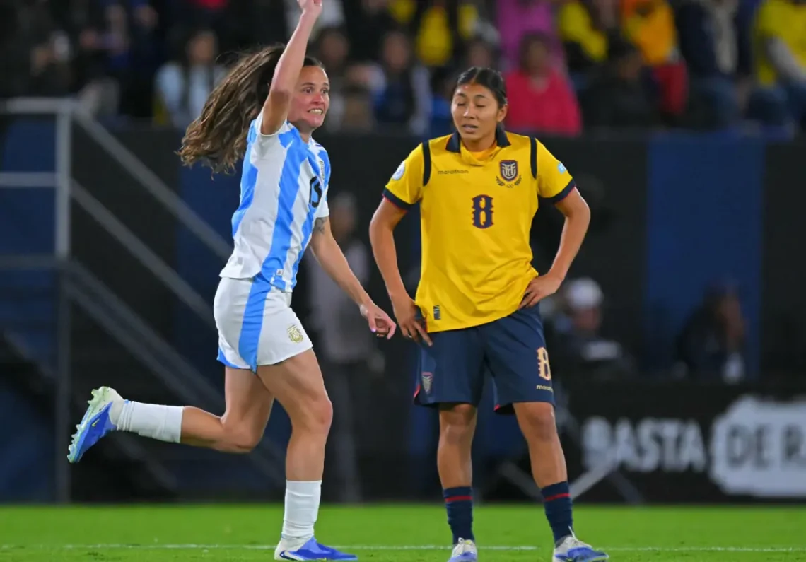 FOTO: María Bonsegundo jugadora de argentina celebra al anotar el segundo gol en el partido de la Copa América Femenina frentre Ecuador. (FOTO: AFP)