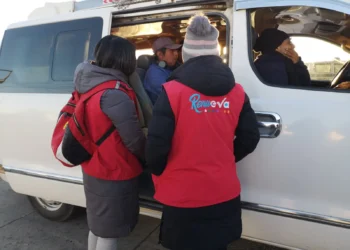 Funcionarios ediles realizan control en la tranca de Achica Arriba. FOTO: GAMEA