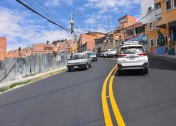 El asfalto remodelado en la avenida. Foto: Amun.