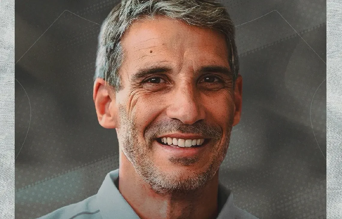 Presentación de Vojvoda. (FOTO: Santos Futebol Clube)