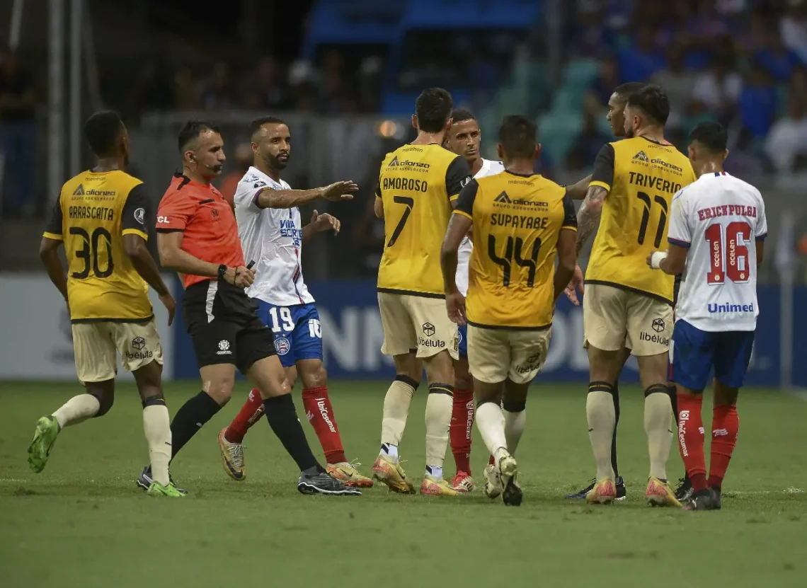 Incidencia del partido entre The Strongest e Bahía por la Libertadores de este 2025 (AFP)