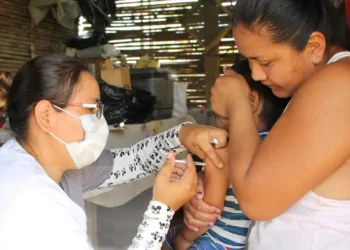 Niños y adultos pueden vacunarse contra el sarampión. Foto: Ministerio de Salud.