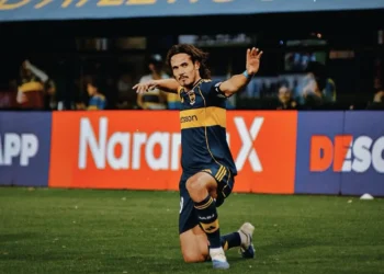 Festejo de Edinson Cavani que se reencontró con el gol en el 2-0 frente a Banfield. (FOTO: BOCA)