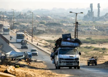 Miles de palestinos se movilizan a zonas más seguras/AFP