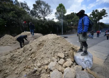 Varias vías fueron bloqueadas/AFP