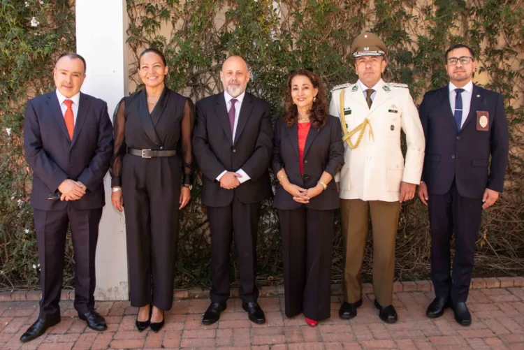 Fernando Velasco, Verónica Rocha, José Miguel Concha, Maritza Espinoza, David López y Ernesto Gonzales.