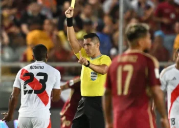 El árbitro Cristian Garay en el duelo Perú vs Venezuela