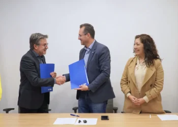 El convenio busca elevar los estándares y promover edificaciones seguras y verdes. Foto: Ibnorca.
