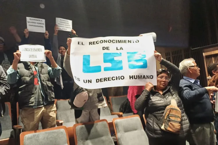 Representantes de la Federación Boliviana de Sordos (Febos). Foto: Defensor del Pueblo.
