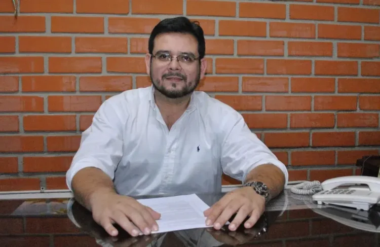 El presidente del Colegio de Economistas de Bolivia, Jorge Akamine.