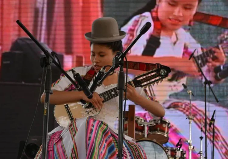 charango_bolivia.jpg
