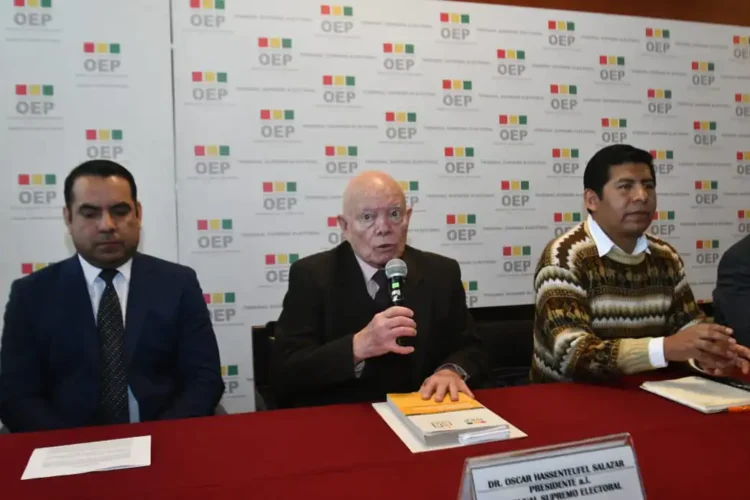 La Sala plena del TSE en conferencia de prensa.
Foto: APG