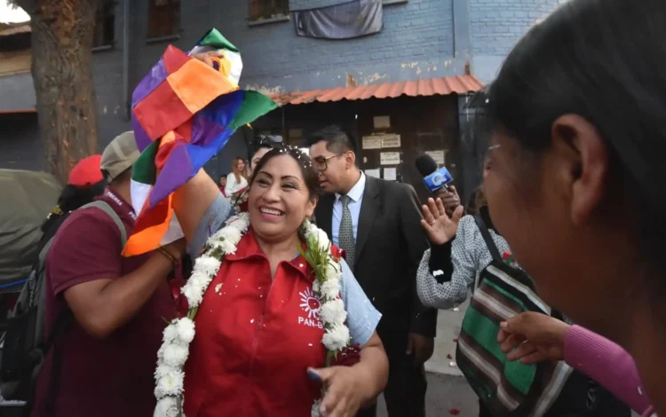 La dirigente política Ruth Nina, (In Noticias)
