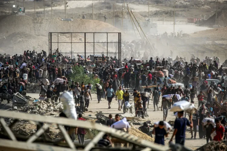 Los palestinos son obligados a salir de la Ciudad de Gaza/AFP