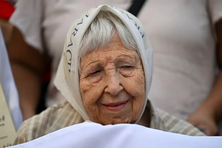 Vera Jarach, fue un referente de Madres de Plaza de Mayo/AFP