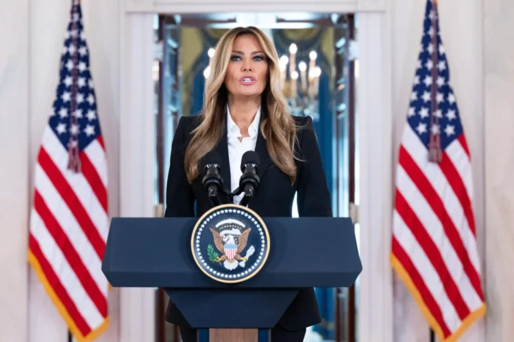 Melania Trump anunció el regreso de niños a Ucrania/AFP