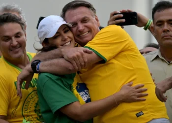 La esposa de Bolsonaro cobró protagonismo desde la detención de su esposo/AFP