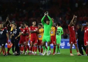 Los jugadores de Panamá reaccionan al final del partido de clasificación de la Concacaf para la Copa Mundial de la FIFA 2026. (FOTO: AFP)