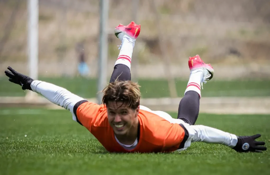 Patricio Rodríguez en el entrenamiento con Bolívar. (FOTO: Club Bolívar)