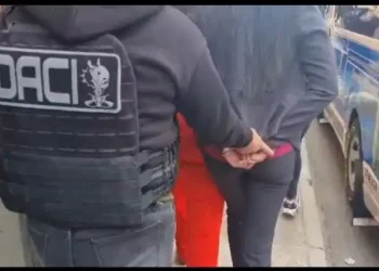 Una aprehendida del operativo en Oruro. FOTO: Fiscalía de Oruro