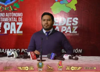 El director técnico del Sedes de La Paz, en conferencia de prensa. FOTO: Sedes