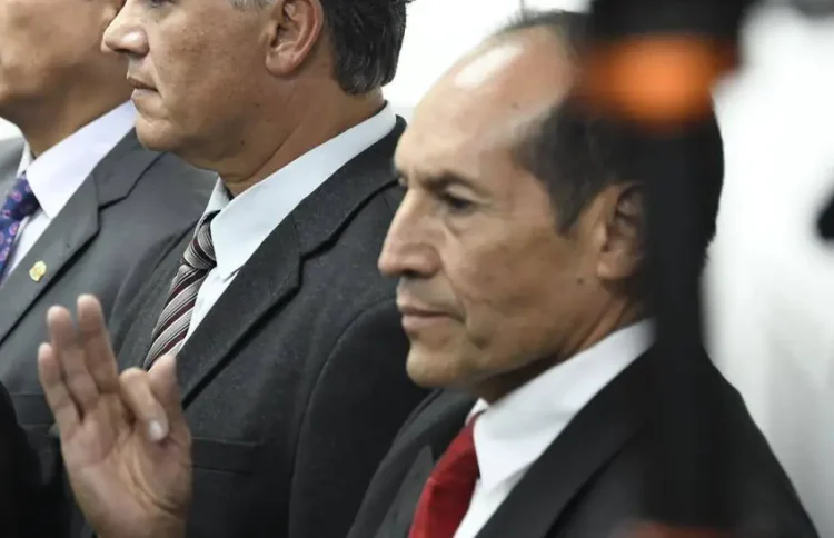 Los nuevos viceministros Ernesto Justiniano, Jorge García y Rolando Montaño. (Foto: WaraTv)