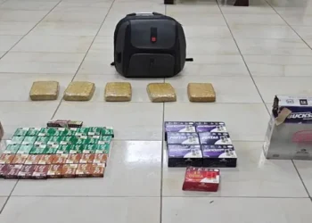 Los paquetes de droga y las cajas de munición/Fisc. de Beni