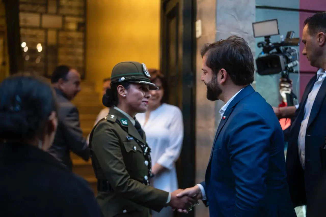 Alejado de lujos, Gabriel Boric elige el hostal Naira