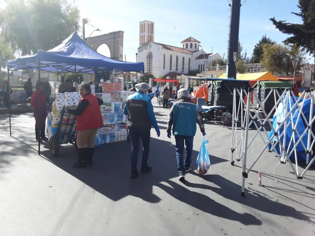 El personal municipal fue desplegado en inmediaciones del Cementerio General. Foto: AMUN.