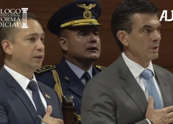 El presidente del TSJ, Romer Saucedo y el presidente del Estado Rodrigo Paz.