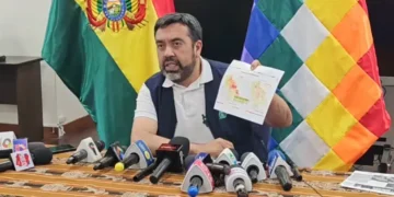 El ministro de Medio Ambiente y Agua, Álvaro Ruiz, al brindar el informe sobre incendios forestales. Foto: Captura Ministerio de Medio Ambiente y Agua.