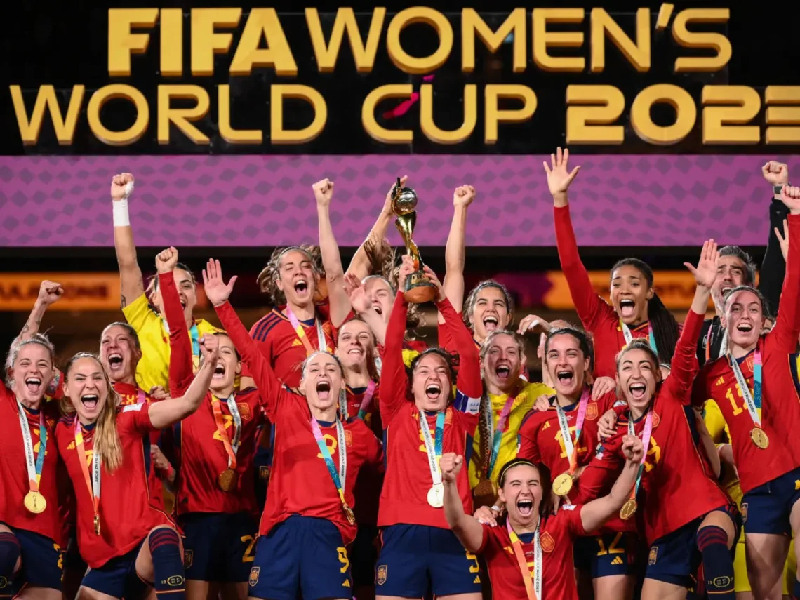 La selección española celebra el título mundial logrado en 2023. (FOTO: AFP)