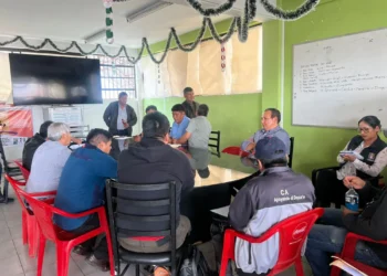Reunión entre el Comité de Transporte y la Alcaldía. FOTO: GAMC