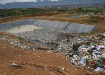 El vertedero de residuos sólidos en Cotapacbi. FOTO: GADC