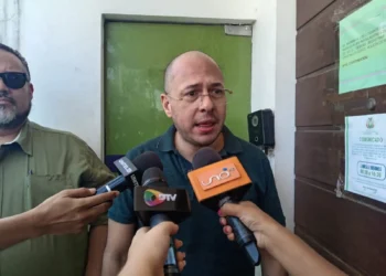 El juez Hebert Zeballos llega a declarar a la Fiscalía/RRSS
