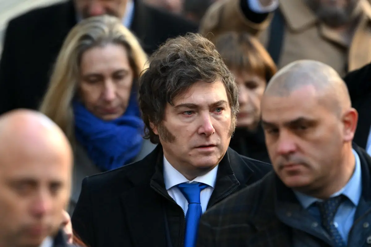 El gobierno de Javier Milei gestiona apoyo económico con bancos internacionales/AFP