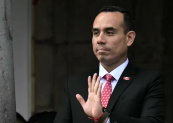 El presidente de Perú, José Jeri puede ser destituido si la Fiscalía halla algo irregular/AFP