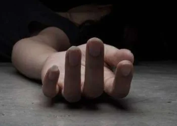 Una mujer fue hallada muerta dentro de un cuarto de sauna en El Alto. Foto referencial RRSS