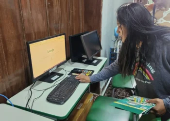 Los cursos que tengan el 50% de estudiantes afectados por chikungunya podrán pasar clases a distancia. FOTO: DDE