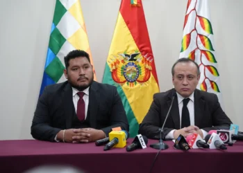 El equipo jurídico del Ministerio de Desarrollo Productivo informa el caso. Foto: Iniaf.