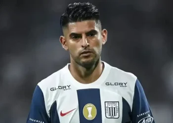 Carlos Zambrano regresó a Alianza Lima en el 2023. (Foto: X)