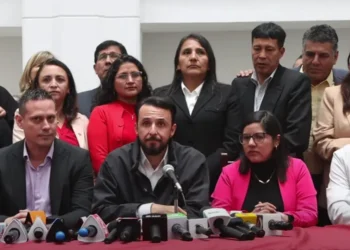 Con ferenci de prensa de Libre, con su candidato Juan Pablo Velasco.
Foto: Captura Libre
