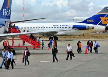 Arribo de pasajeros procedentes del exterior al aeropuerto de El Alto, en el departamento de La Paz.. Foto: Archivo