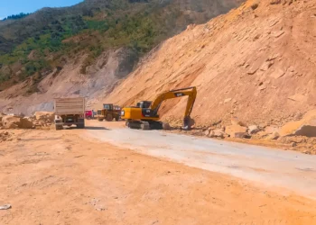 La carretera Oruro-Cochabamba estará transitable hasta el 18 de febrero. Foto: ABC.