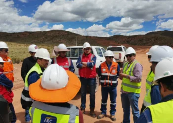 Una delegación de la CAF inspecciona avances en proyectos carreteros en Oruro. Foto: ABC.