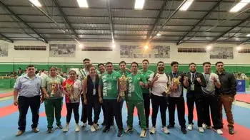 Santa Cruz triunfa en el Nacional de Karate Deportivo